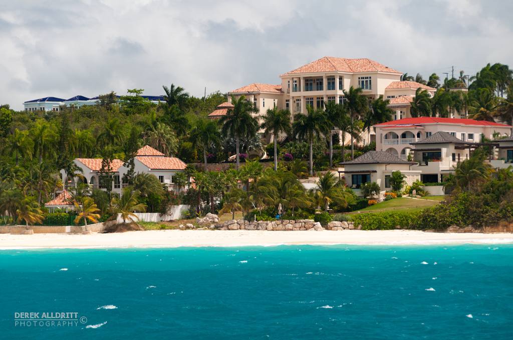 This is our kind of villa!! Stunning real estate on Anguilla viewed from @sy_aravilla